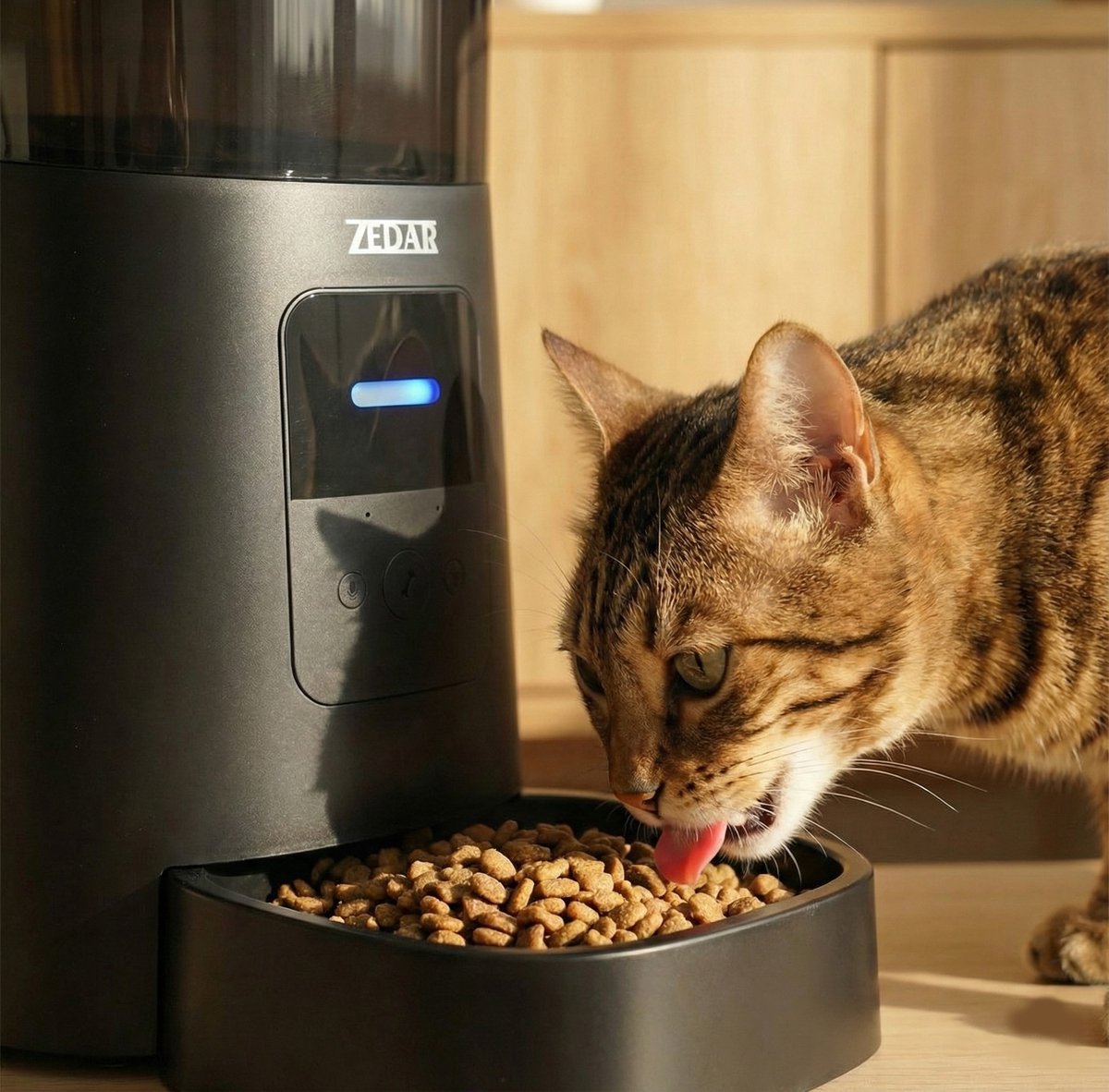 Miniatuur van productfoto 2 van Automatische Kattenbak - Zelfreinigende Kattenbak - Met kattenbakmat, 3 rollen opvangzakjes en Zedar A600 voerautomaat